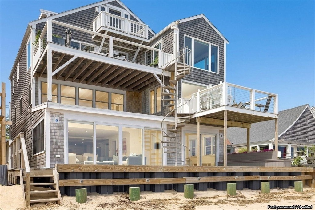 Commercial St, Provincetown, MA 02657