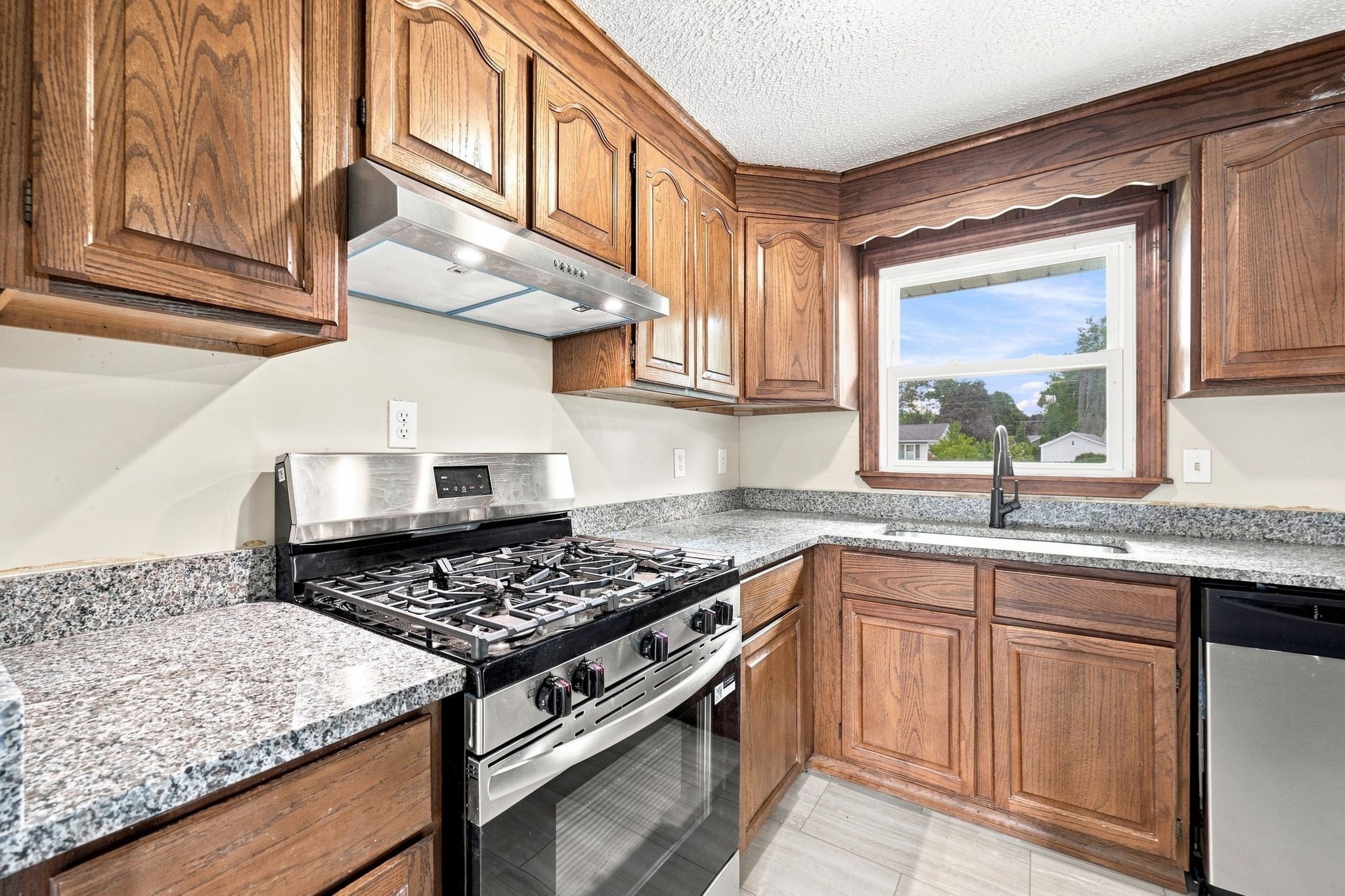 Daley St, Chicopee, MA 01013 #1
