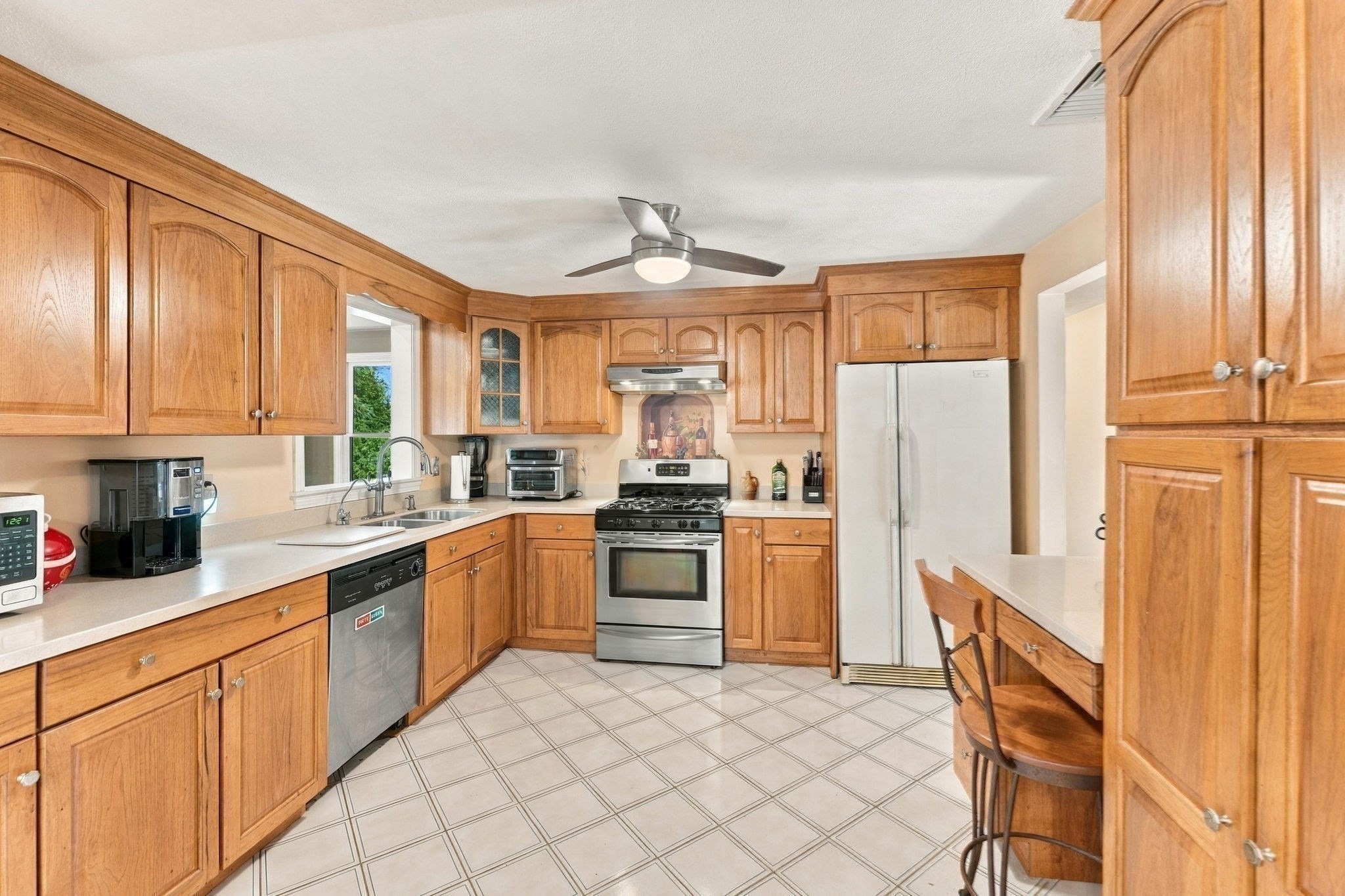 Lisa Dr, Woburn, MA 01801 #1