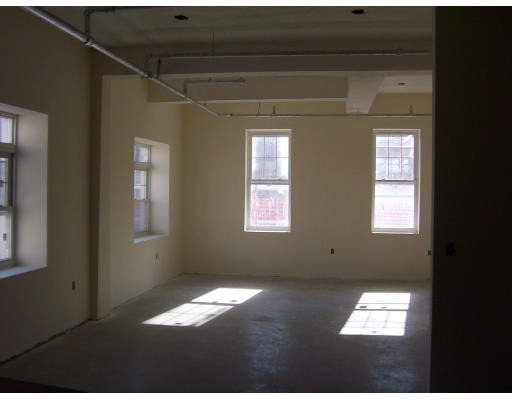 Broadway , Chelsea, MA 02150
