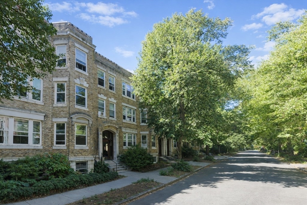 Euston St, Brookline, MA 02446
