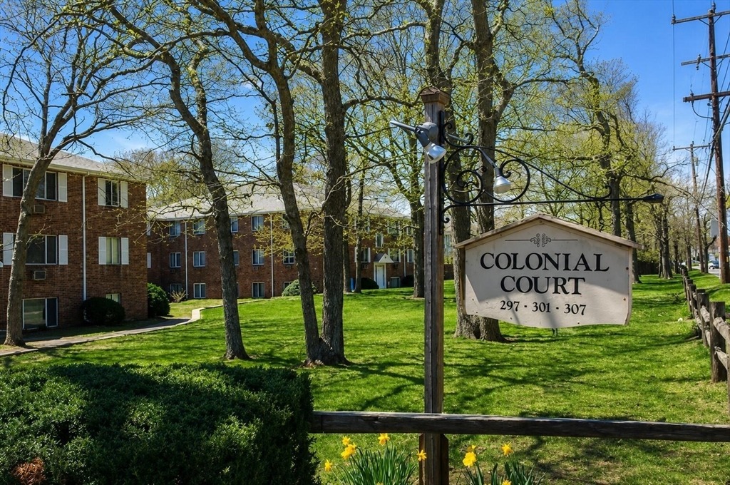 Main St, Hyannis, MA 02601