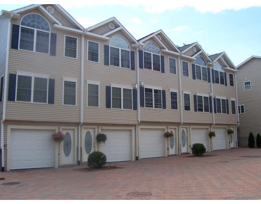 Alder St, Waltham, MA 02453 #1