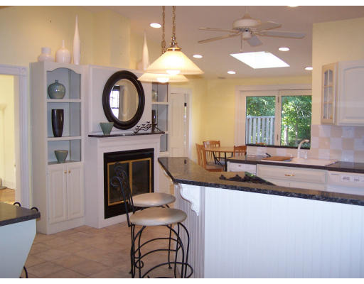 Centre Ave, Abington, MA 02351