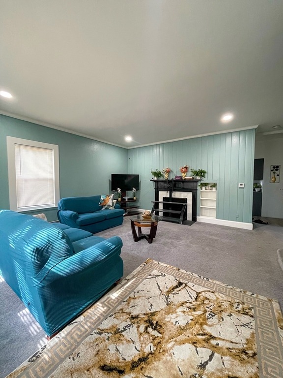 8th Ave, Haverhill, MA 01830