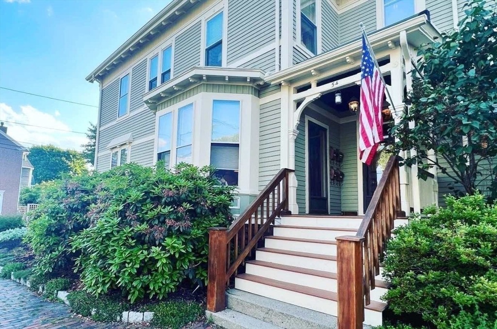 Bromfield St, Newburyport, MA 01950