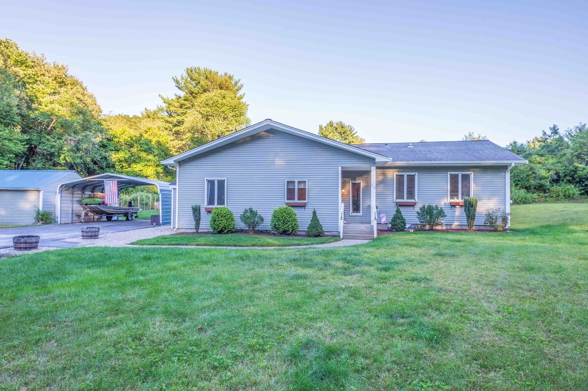 Leonard St, Norton, MA 02766