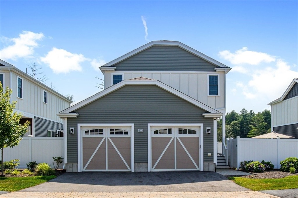 Cleary Cir, Norfolk, MA 02056