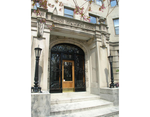 Charlesgate , Boston, MA 02215