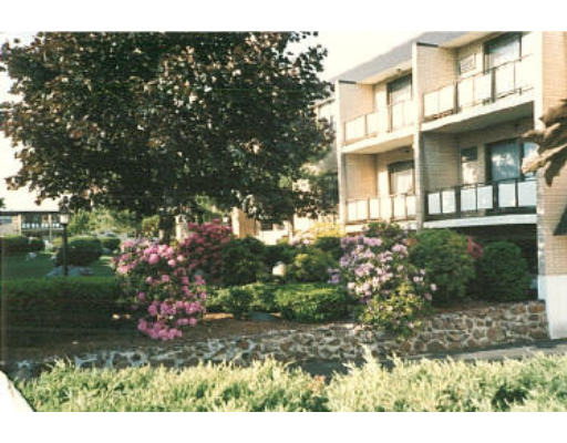 Bigelow Ave, Watertown, MA 02472