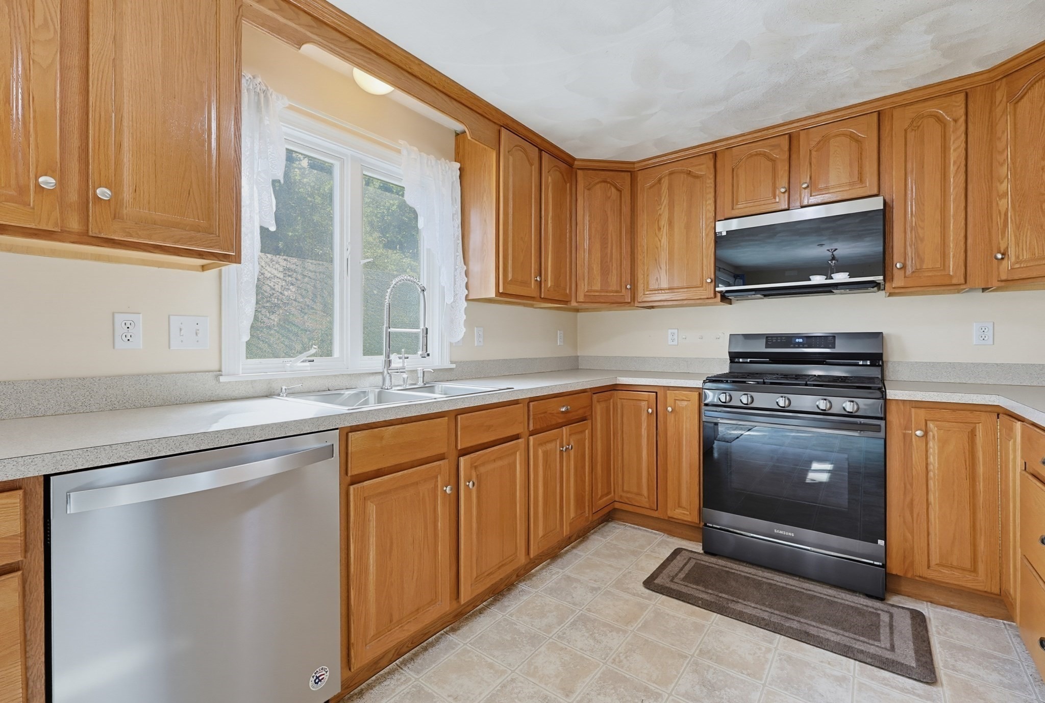 Dennis St, Attleboro, MA 02703 #1