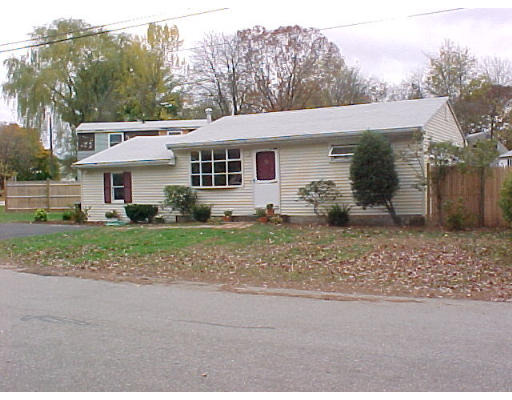 Edwards Ave, Seekonk, MA 02771