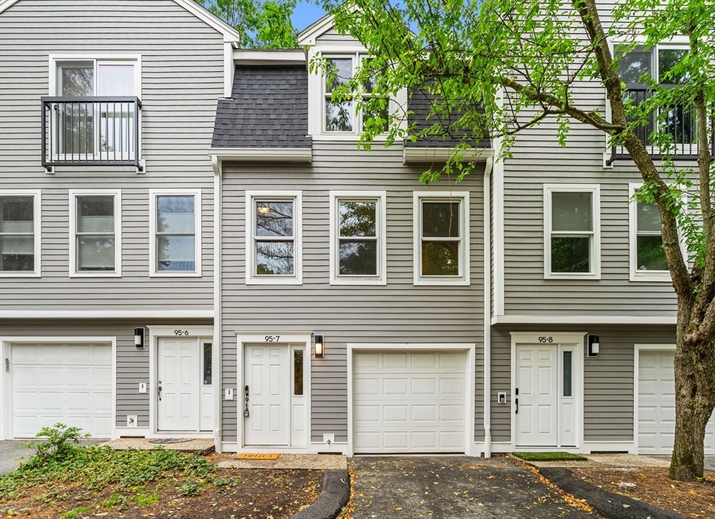 Anderer Ln, West Roxbury, MA 02132 #1