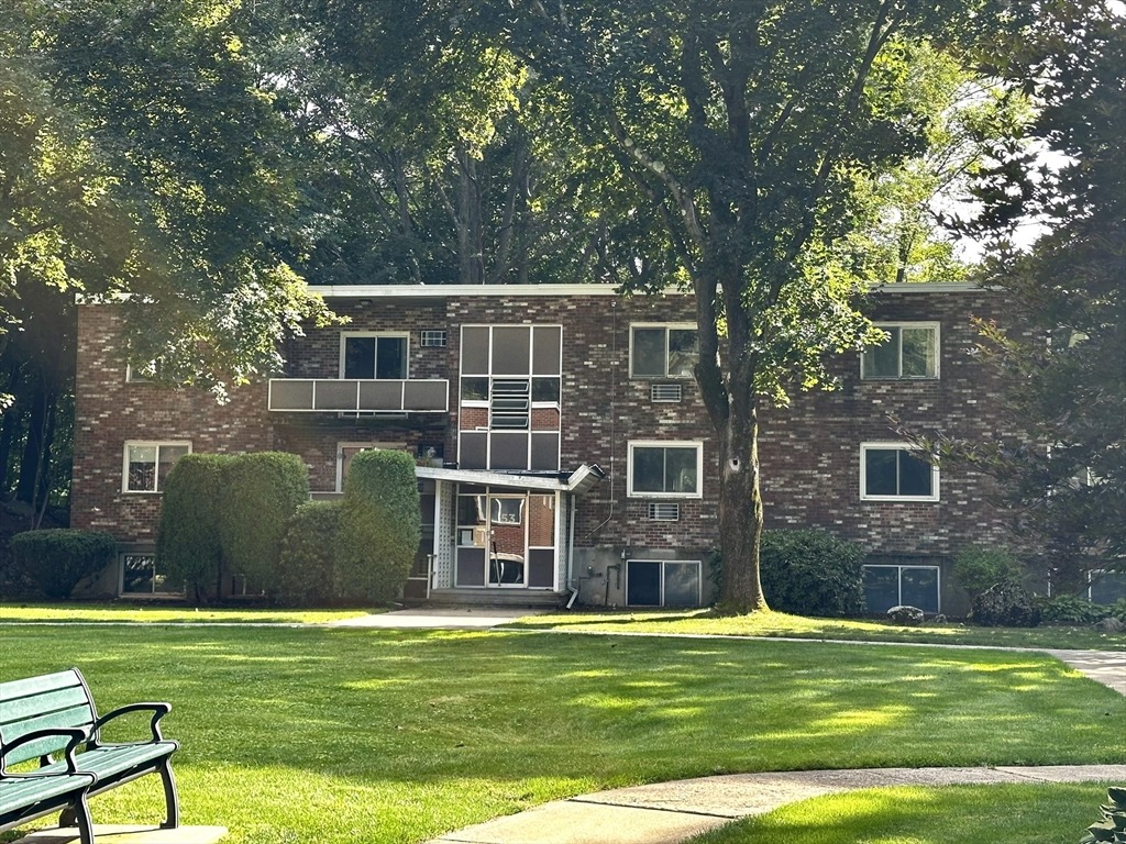 Lionel Ave, Waltham, MA 02452