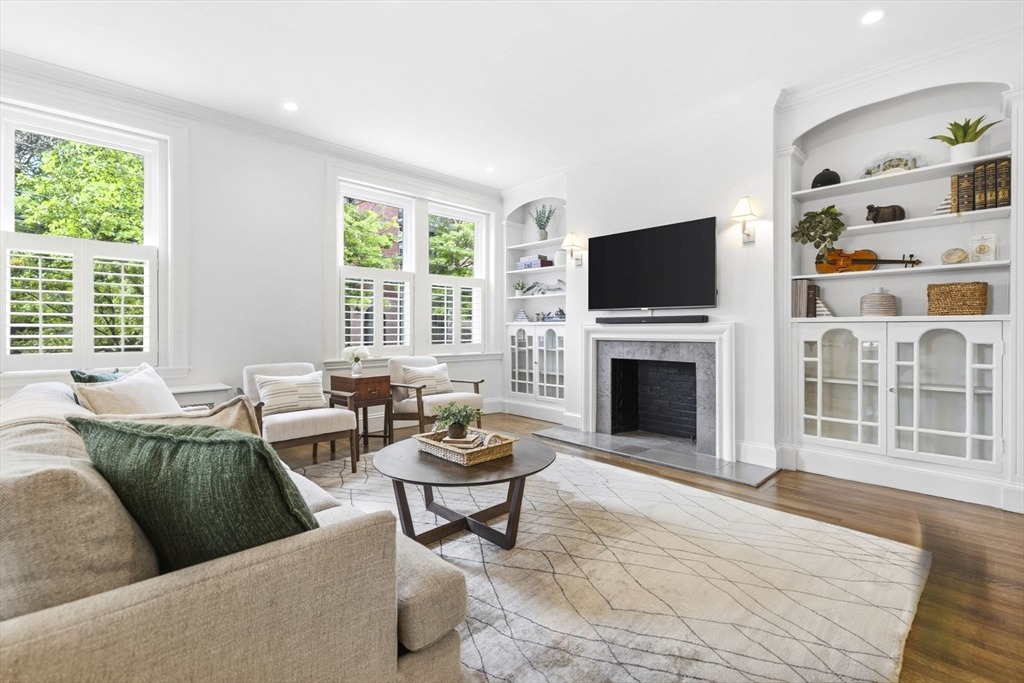 Saint Paul St, Brookline, MA 02446