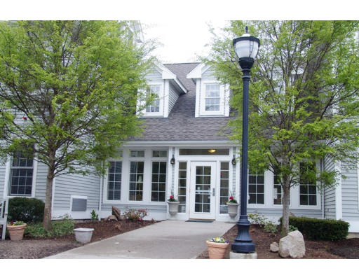 Assinippi Ave, Norwell, MA 02061