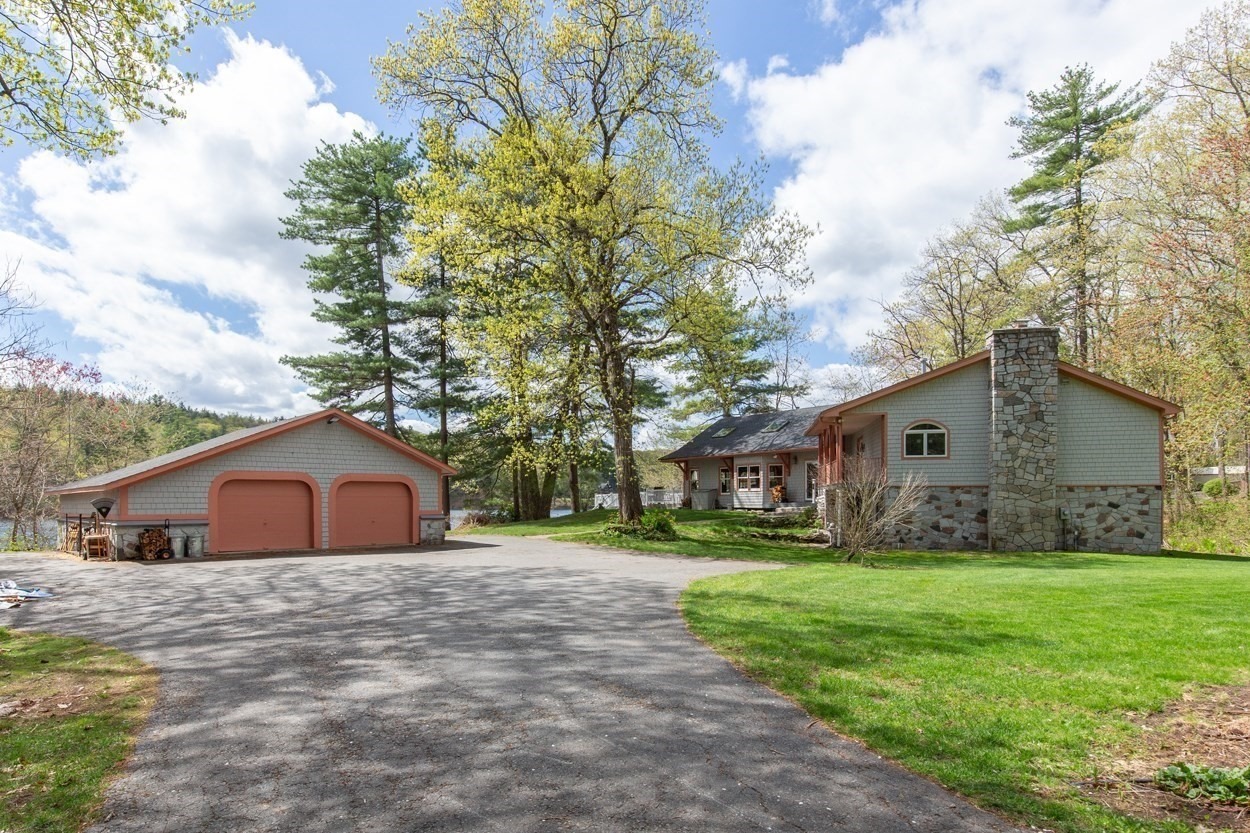 Hinds Ln, Pelham, NH 03076