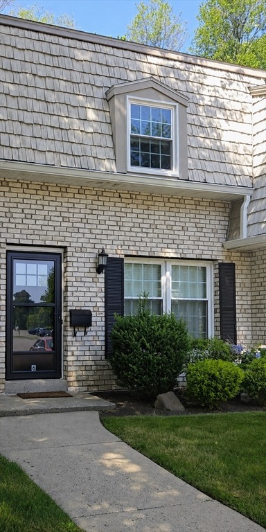 Corey Colonial , Agawam, MA 01001