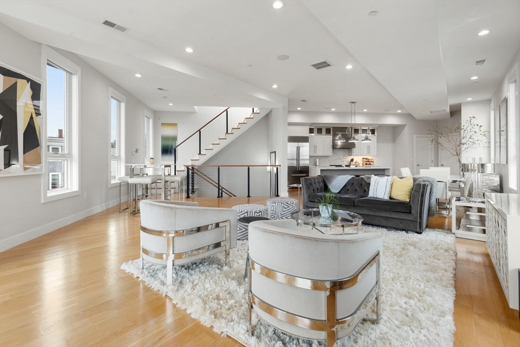 4th St, South Boston, MA 02127