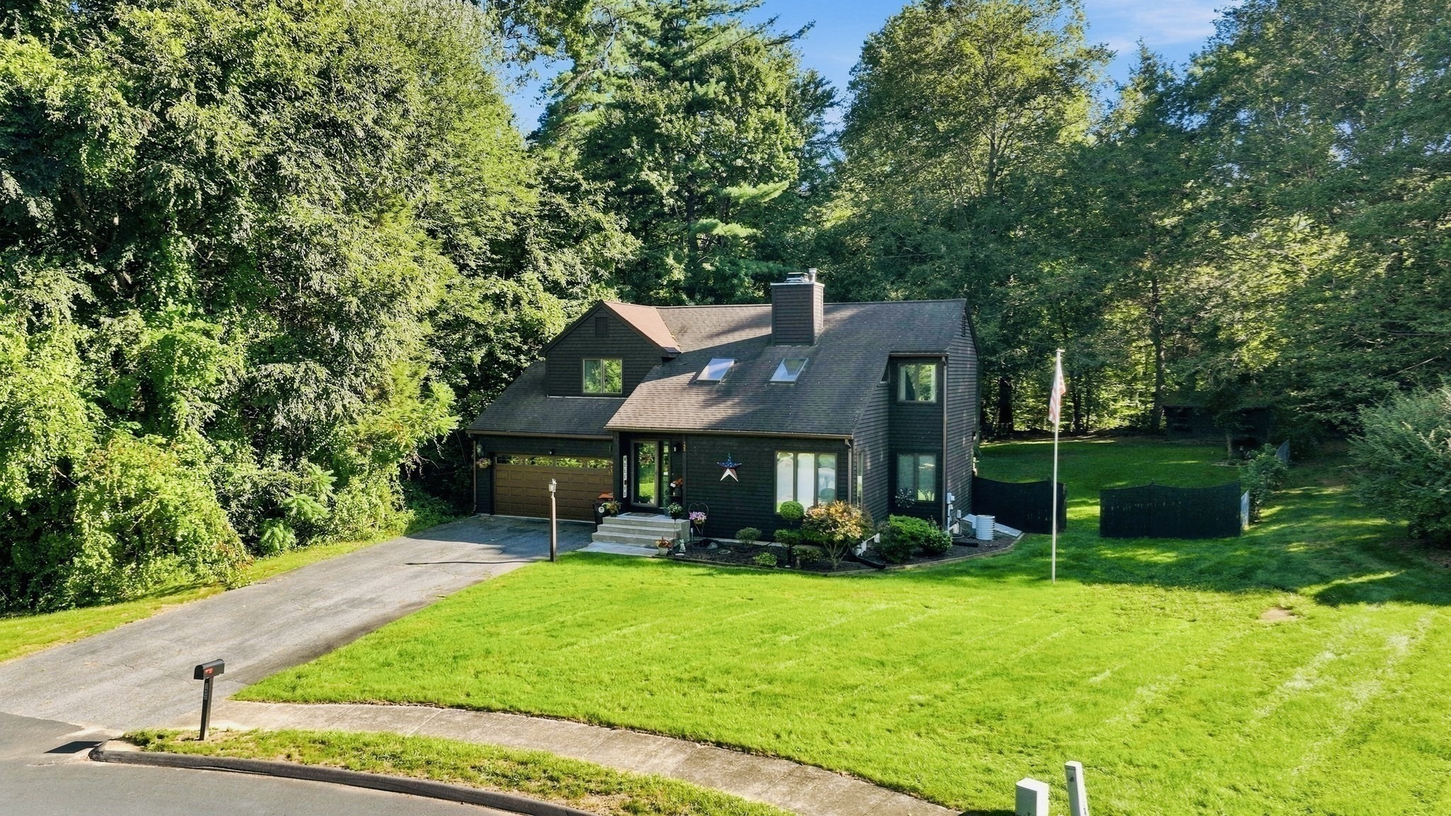 Cottonwood Ln, Agawam, MA 01001