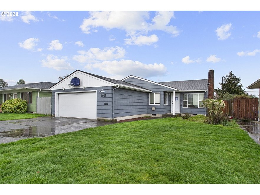 Maple St, Longview, WA 98632