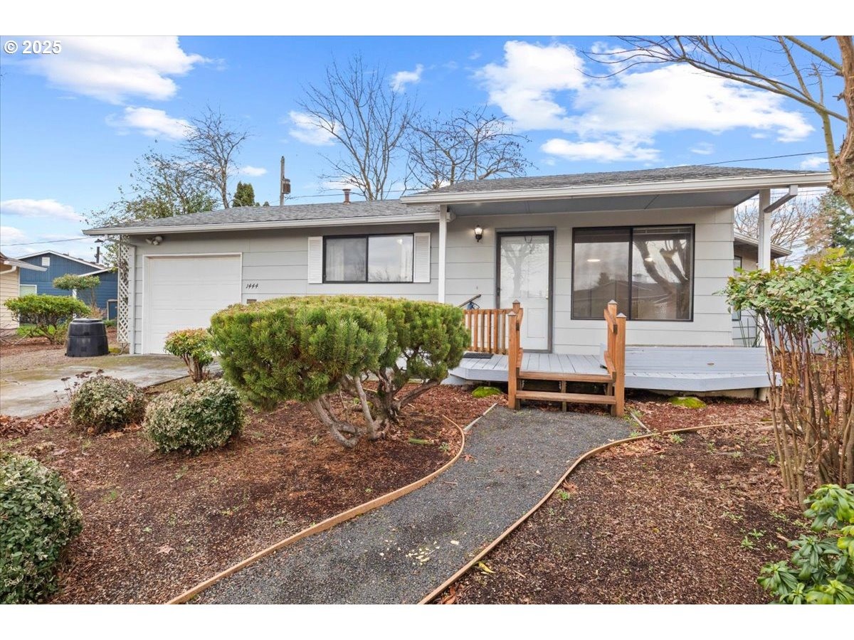 Umpqua Ct, Woodburn, OR 97071