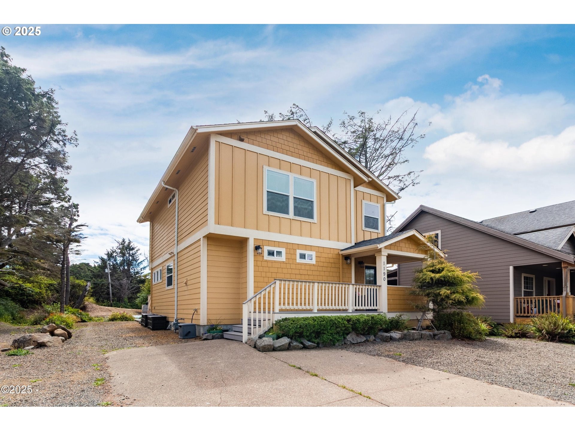 2nd Ct, Lincoln City, OR 97367