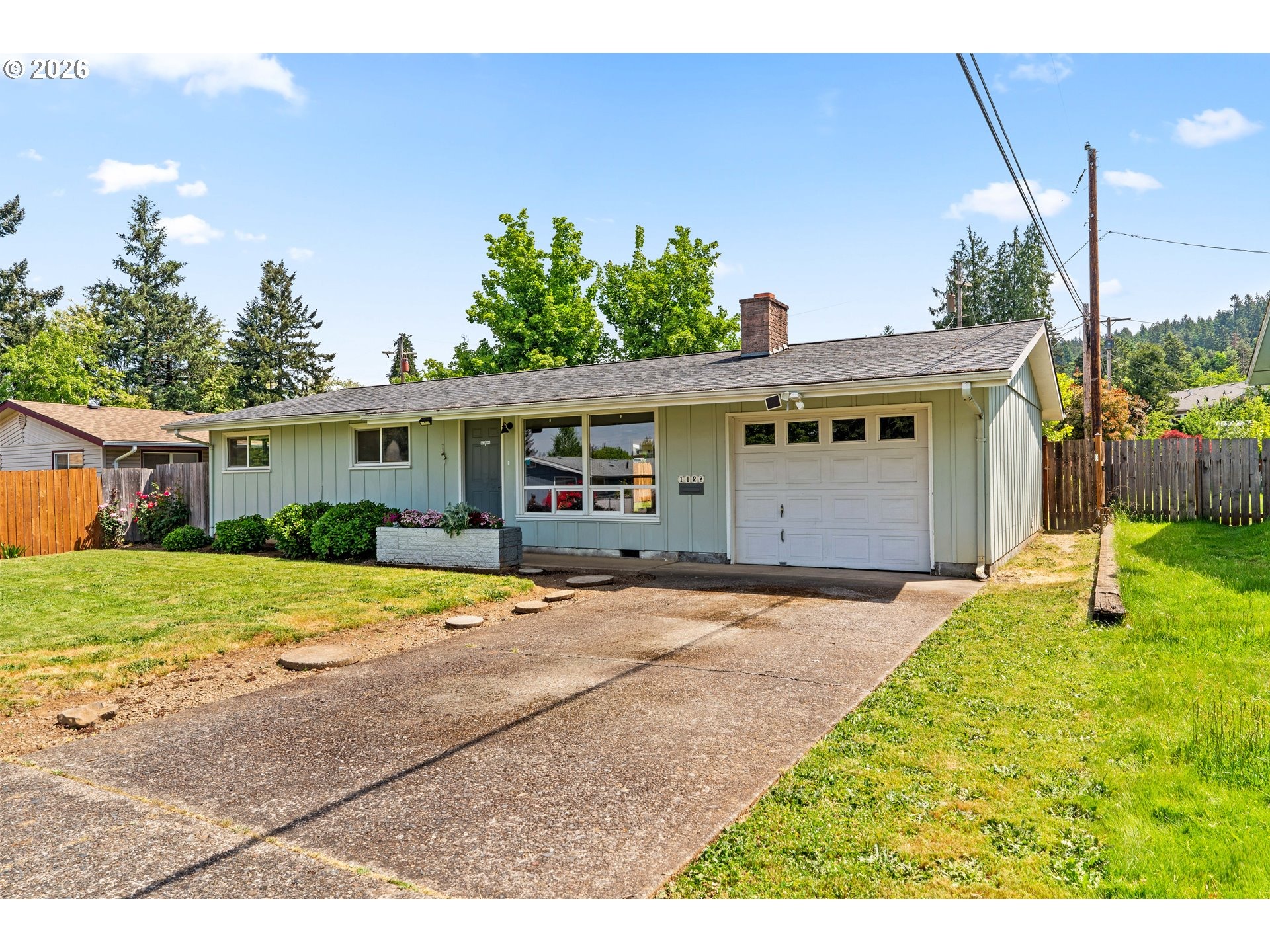 11th St, Cottage Grove, OR 97424