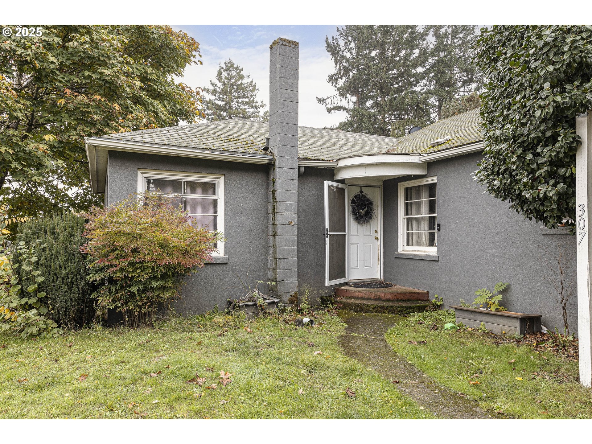 Sherman St, Amity, OR 97101