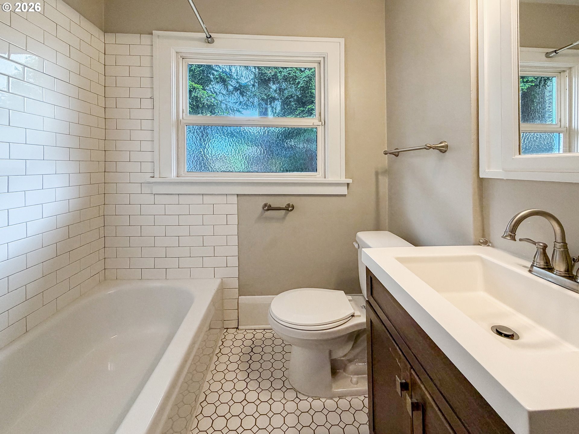 Ash St, Portland, OR 97215 #1