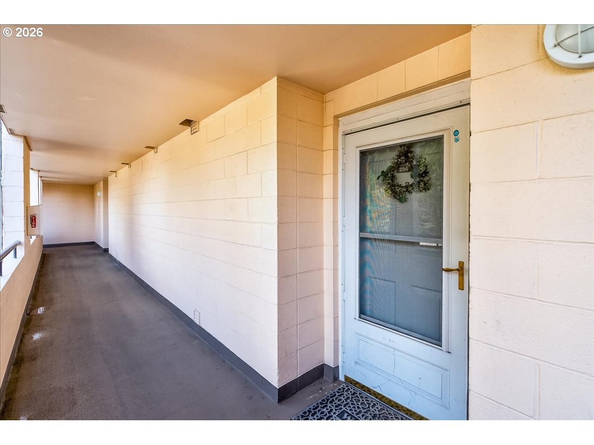 Burnside St, Portland, OR 97210 #1