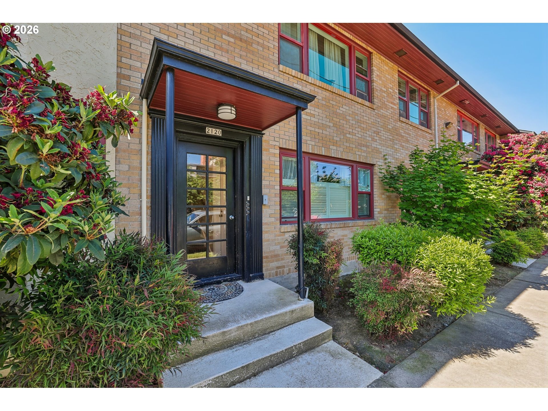 Halsey St, Portland, OR 97232