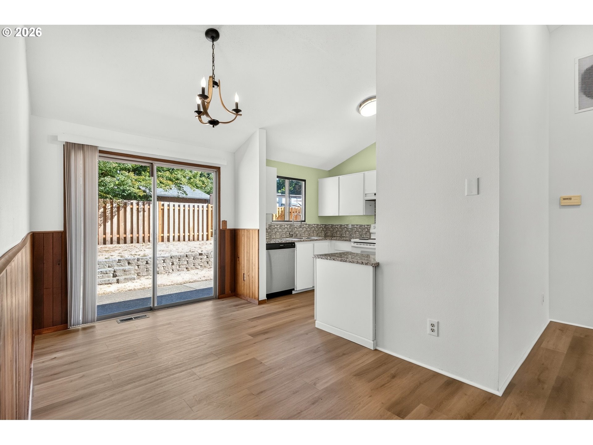 Oak St, Portland, OR 97223
