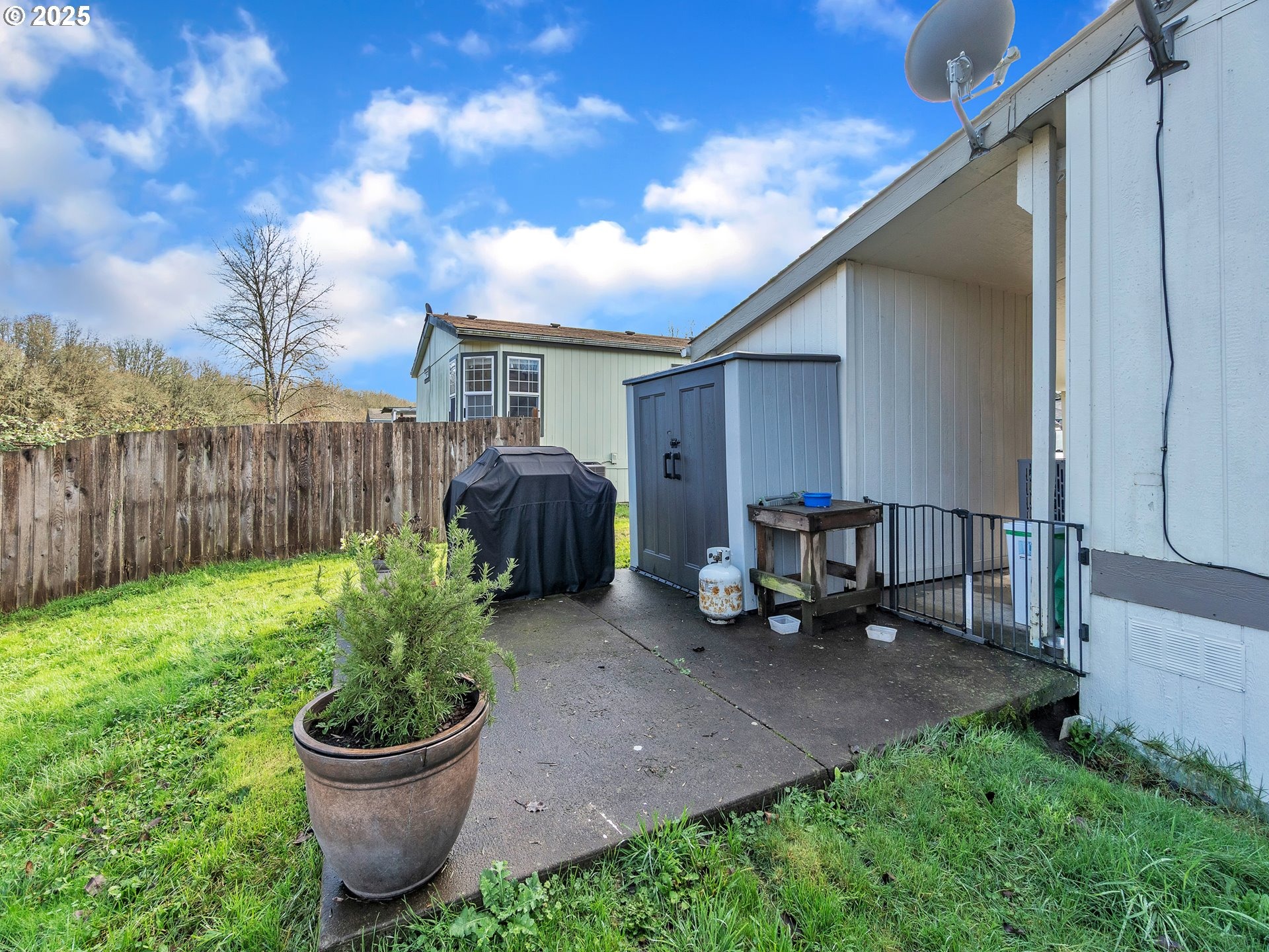 College Park Dr, Albany, OR 97322
