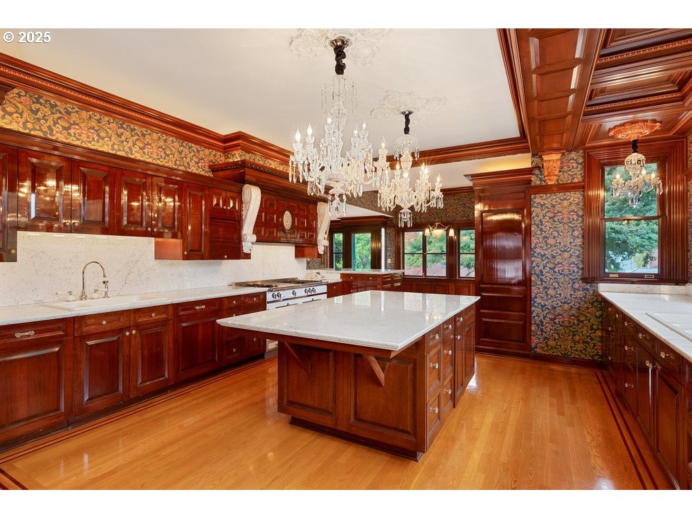Hawthorne Ter, Portland, OR 97201 #1
