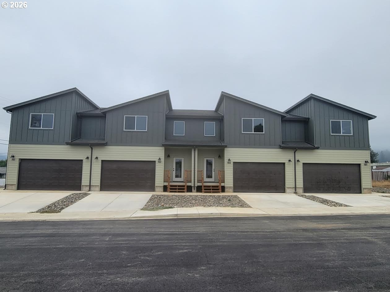 Allison Ave, Sutherlin, OR 97479