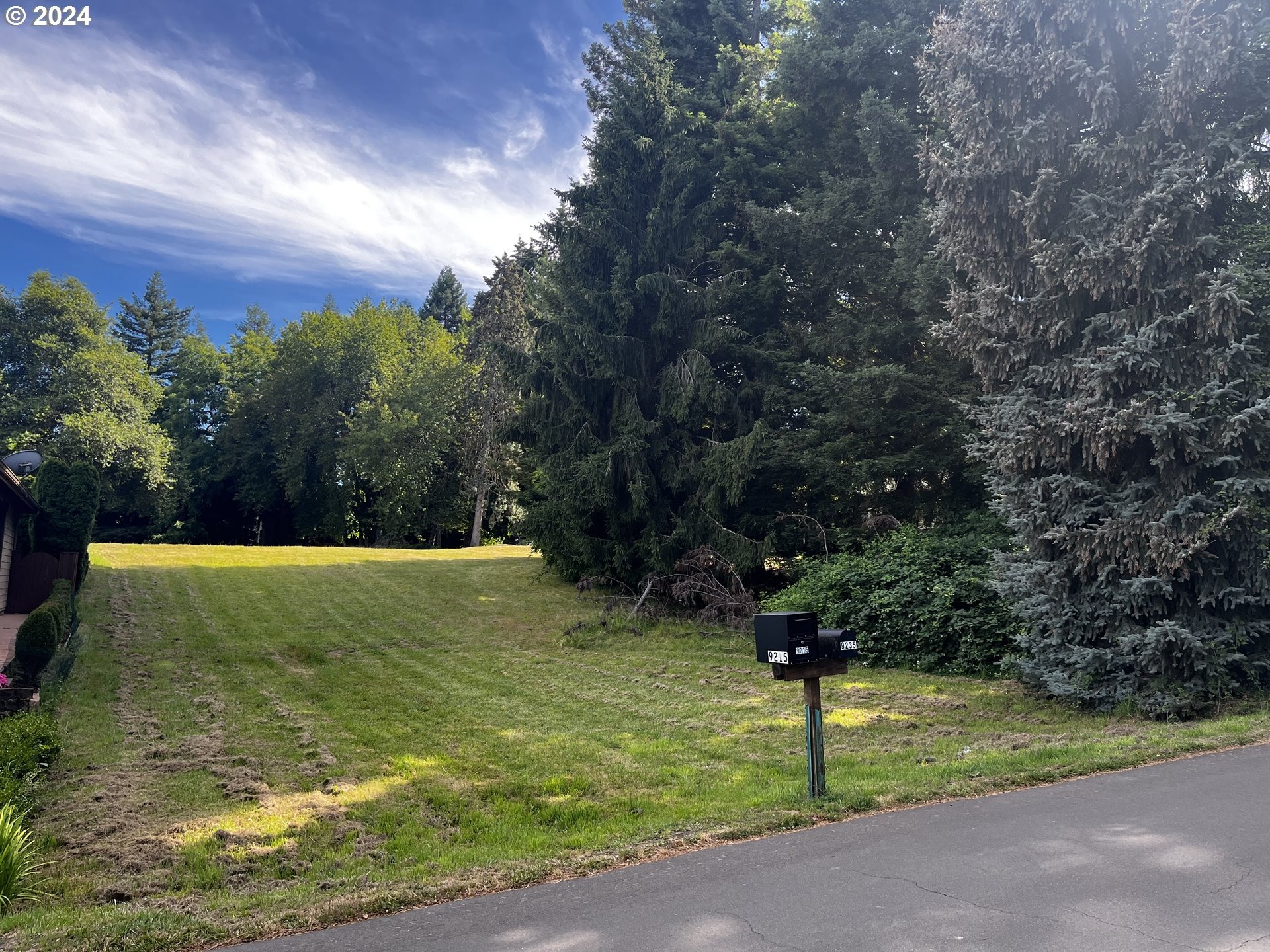 Edgewood St, Portland, OR 97223