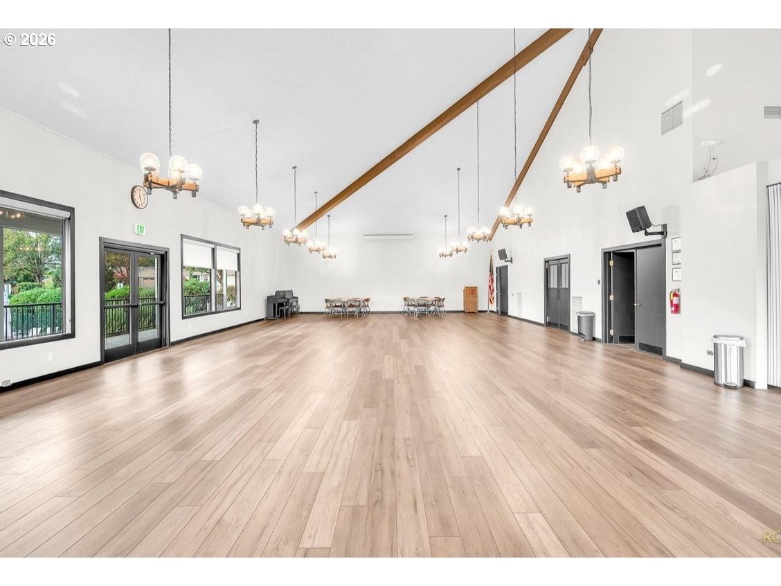 Meadowbrook Dr, Portland, OR 97224