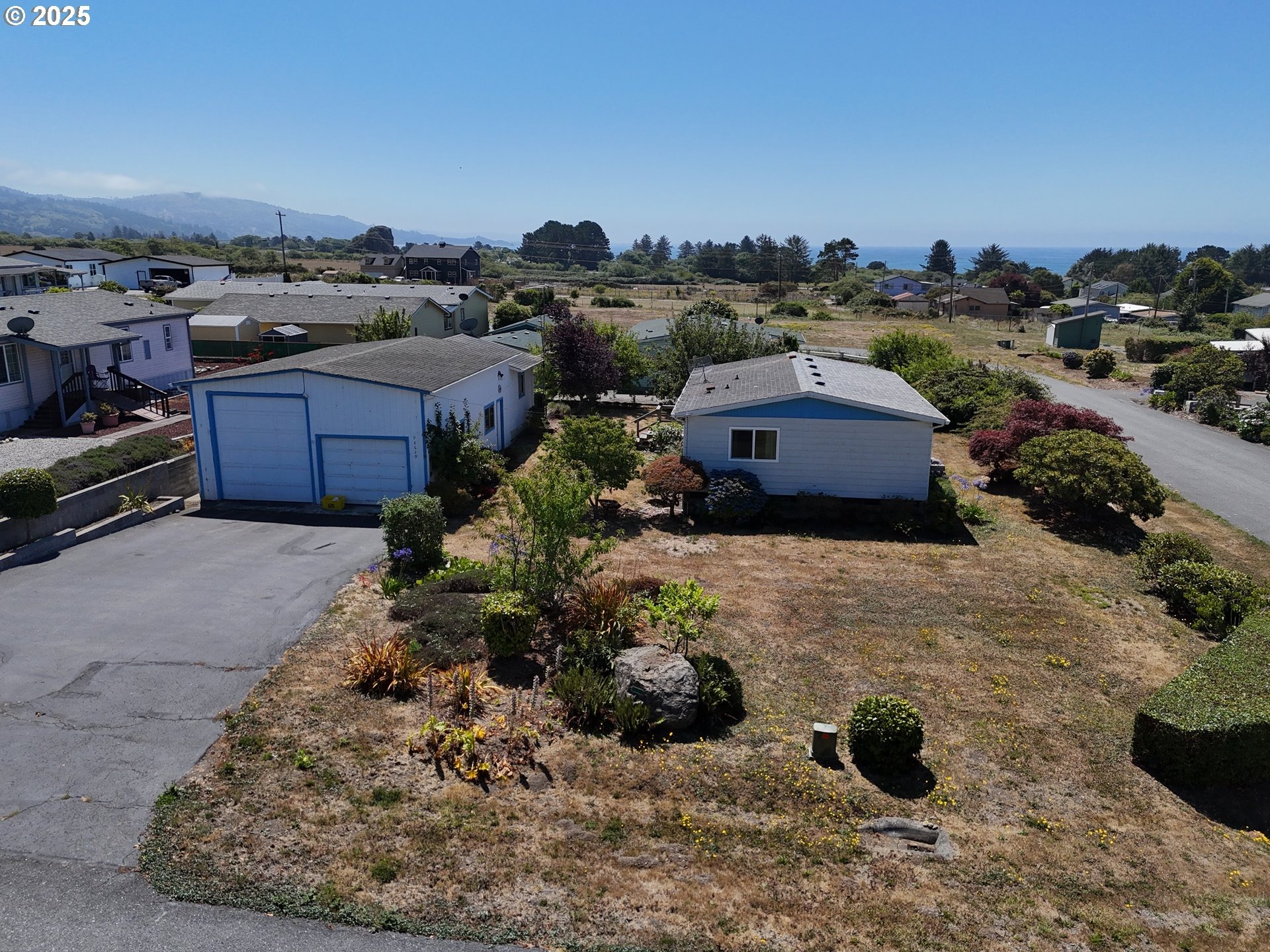 Camellia Dr, Brookings, OR 97415