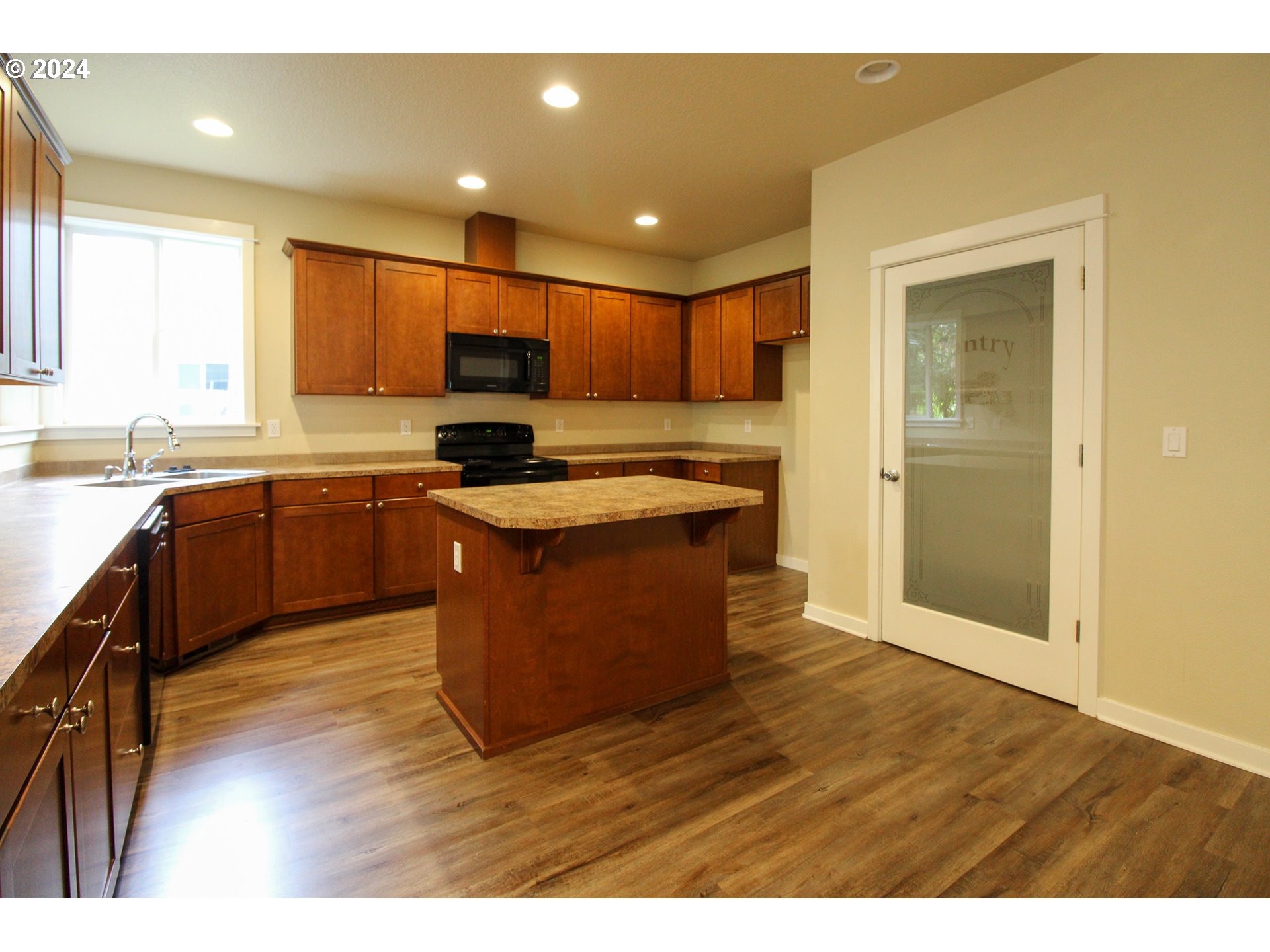 Maebelle Ln, Salem, OR 97303