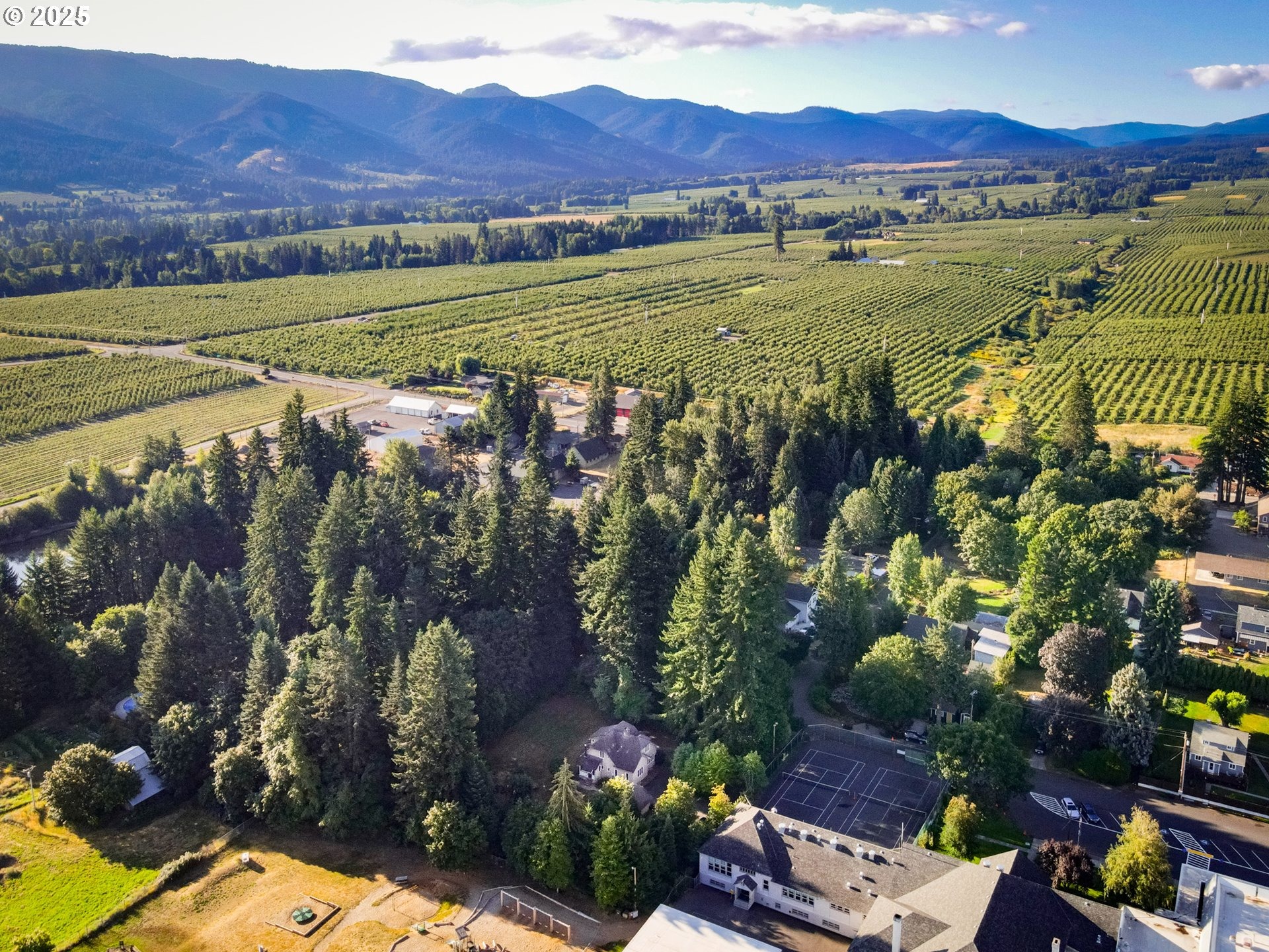 Van Nuys Dr, Mount Hood Parkdale, OR 97041
