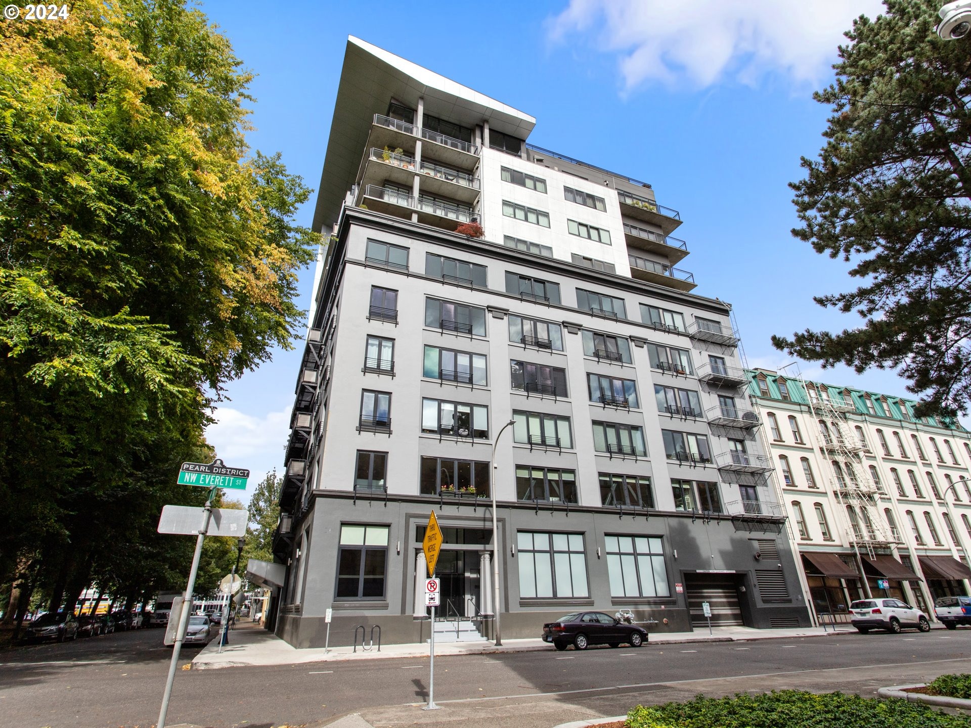 8th Ave, Portland, OR 97209