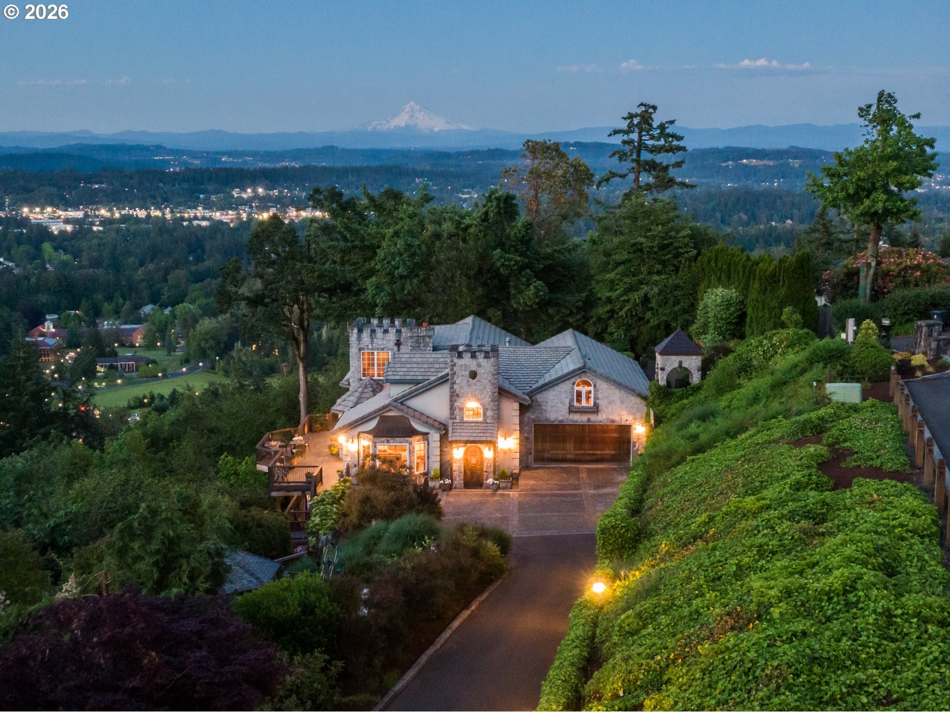 Skyland Dr, Lake Oswego, OR 97034