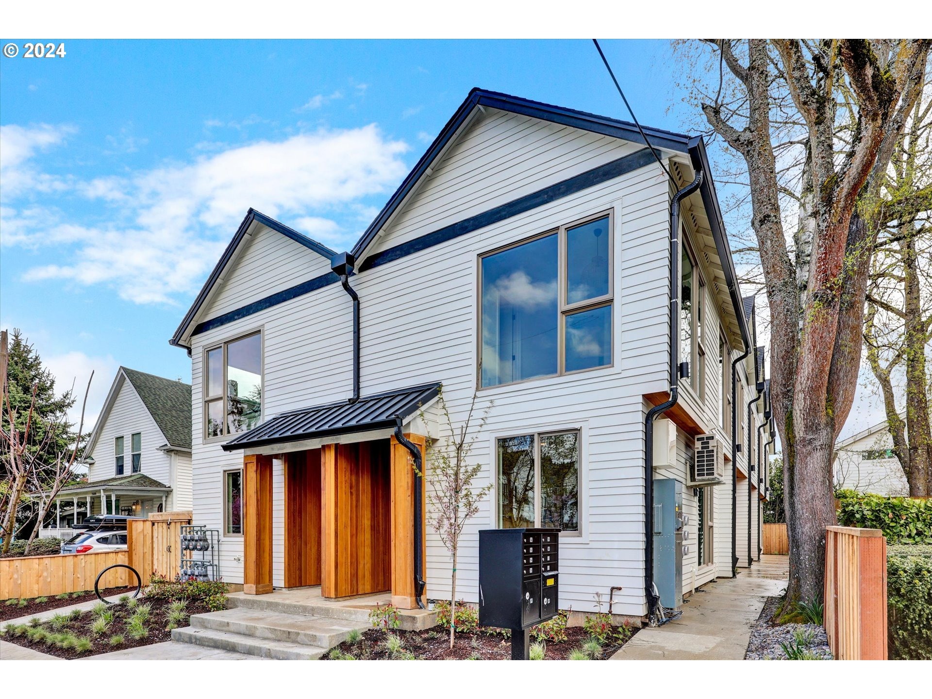 Woodstock Blvd, Portland, OR 97206