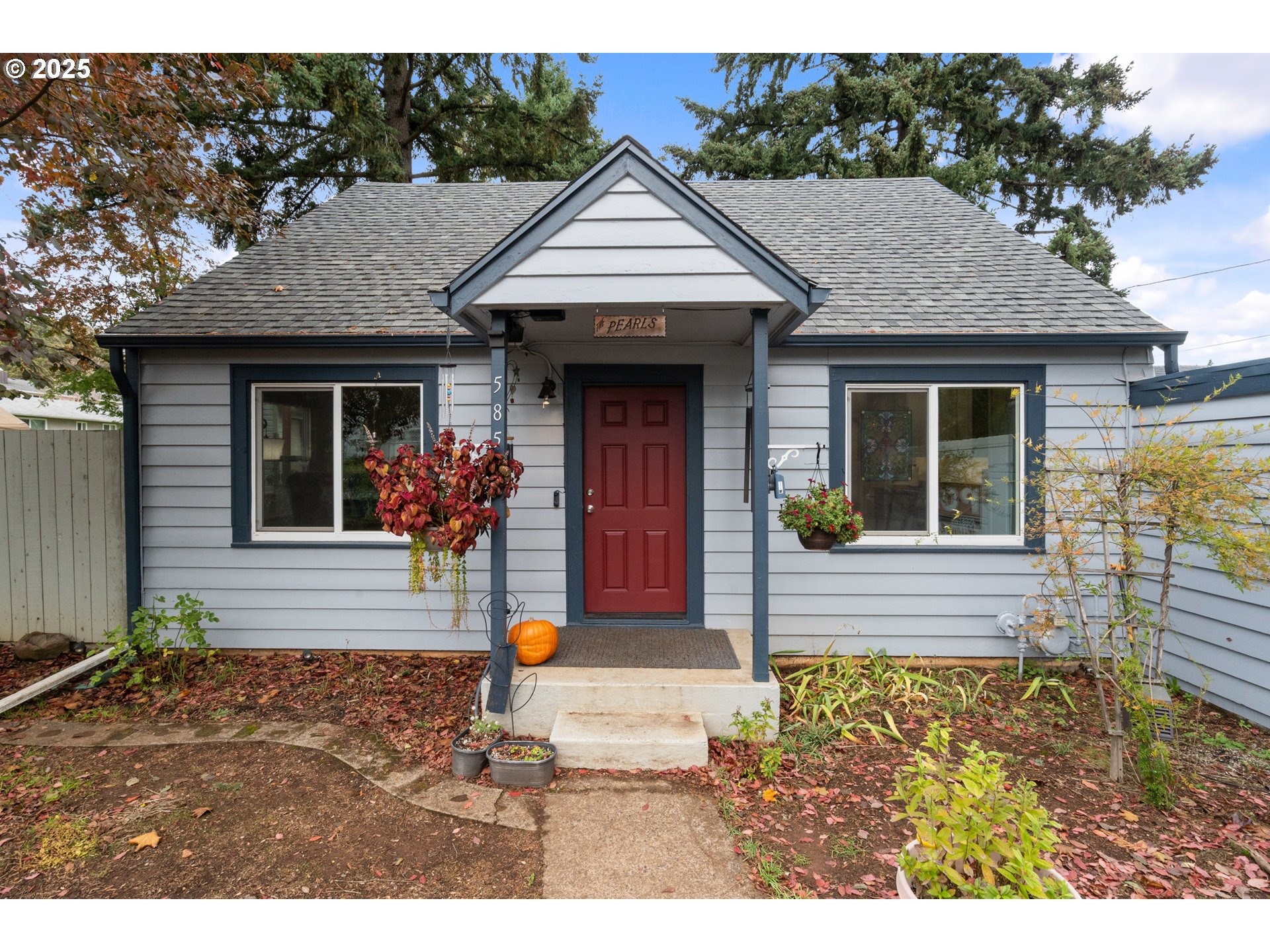 Madrona Ave, Salem, OR 97302
