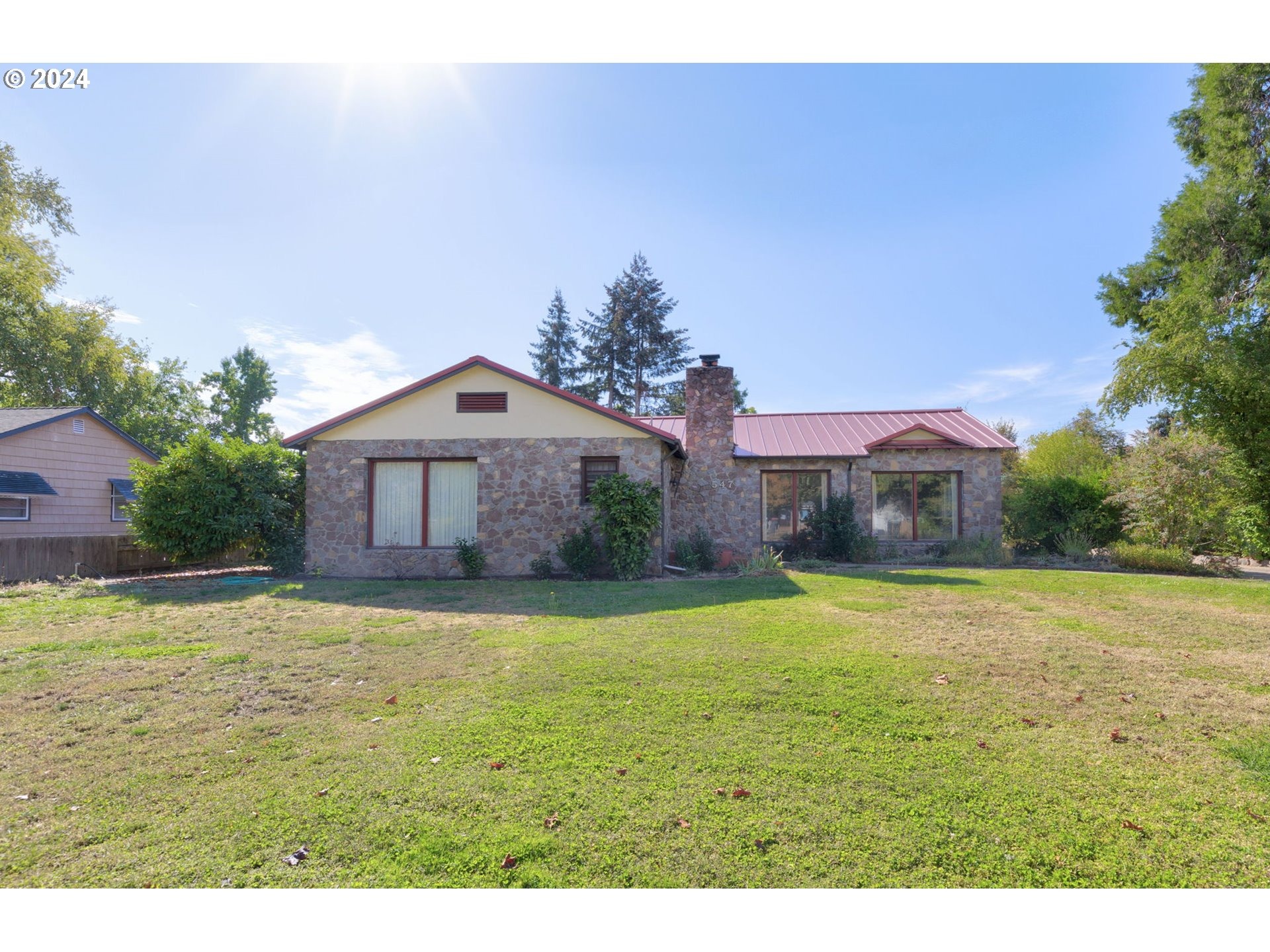 Oakdale Dr, Medford, OR 97501