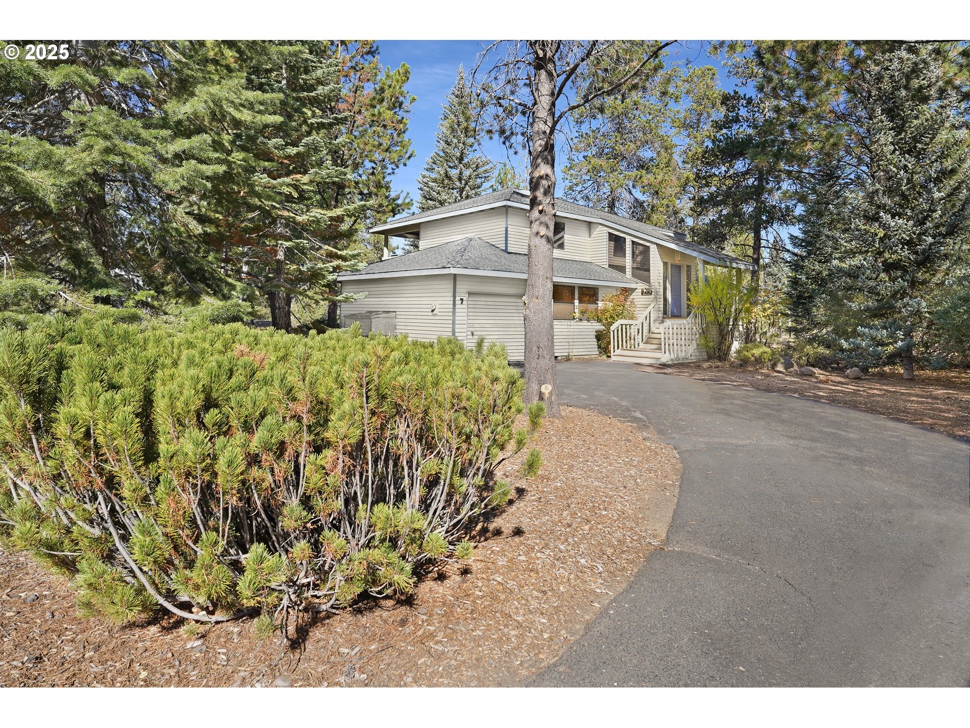 Rogue Ln, Bend, OR 97707