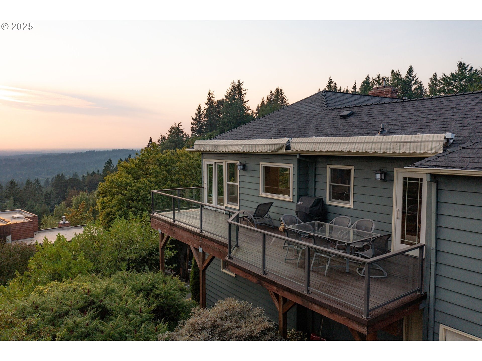 Donner Way Ct, Portland, OR 97239