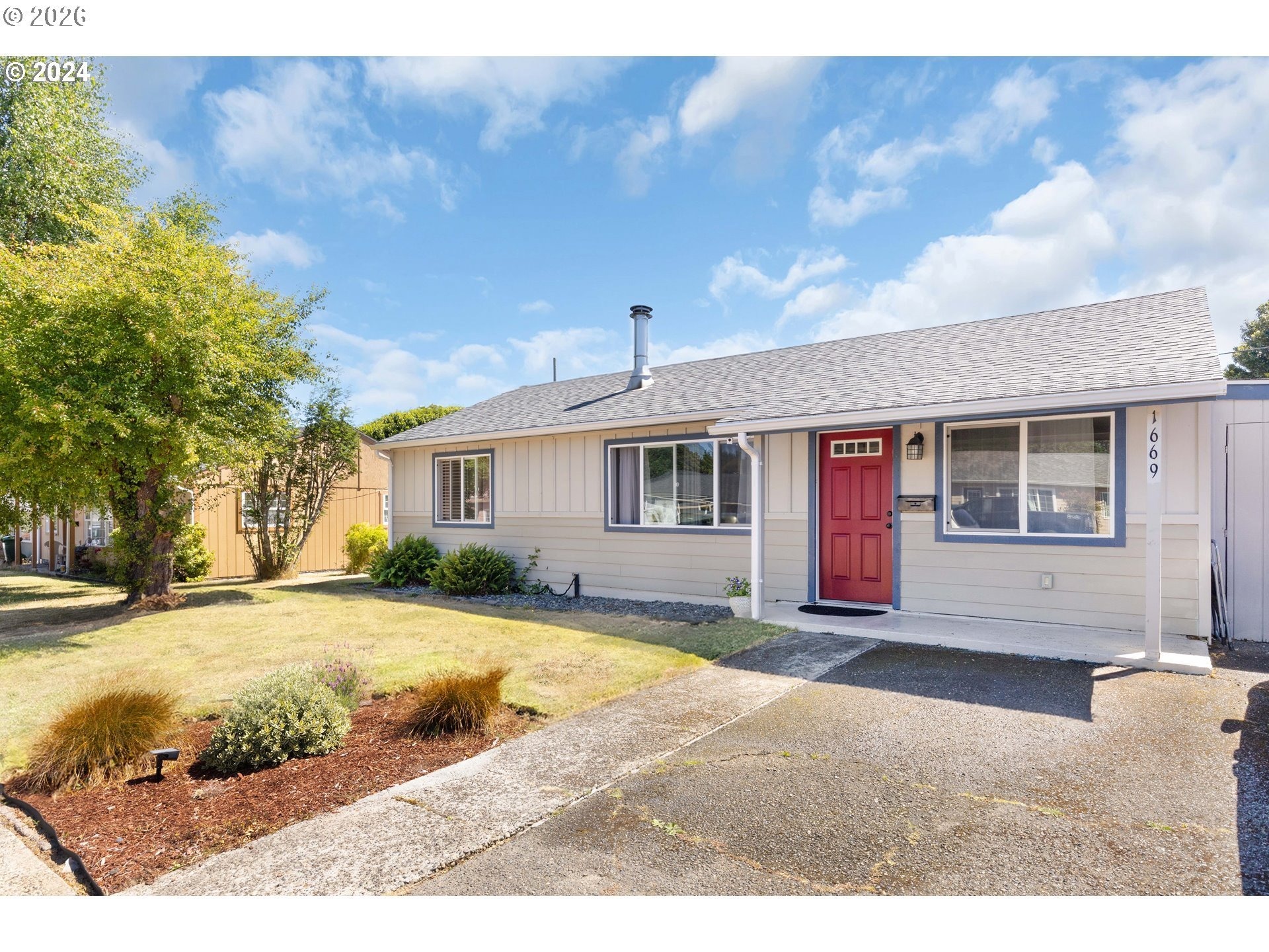 Hayes St, North Bend, OR 97459