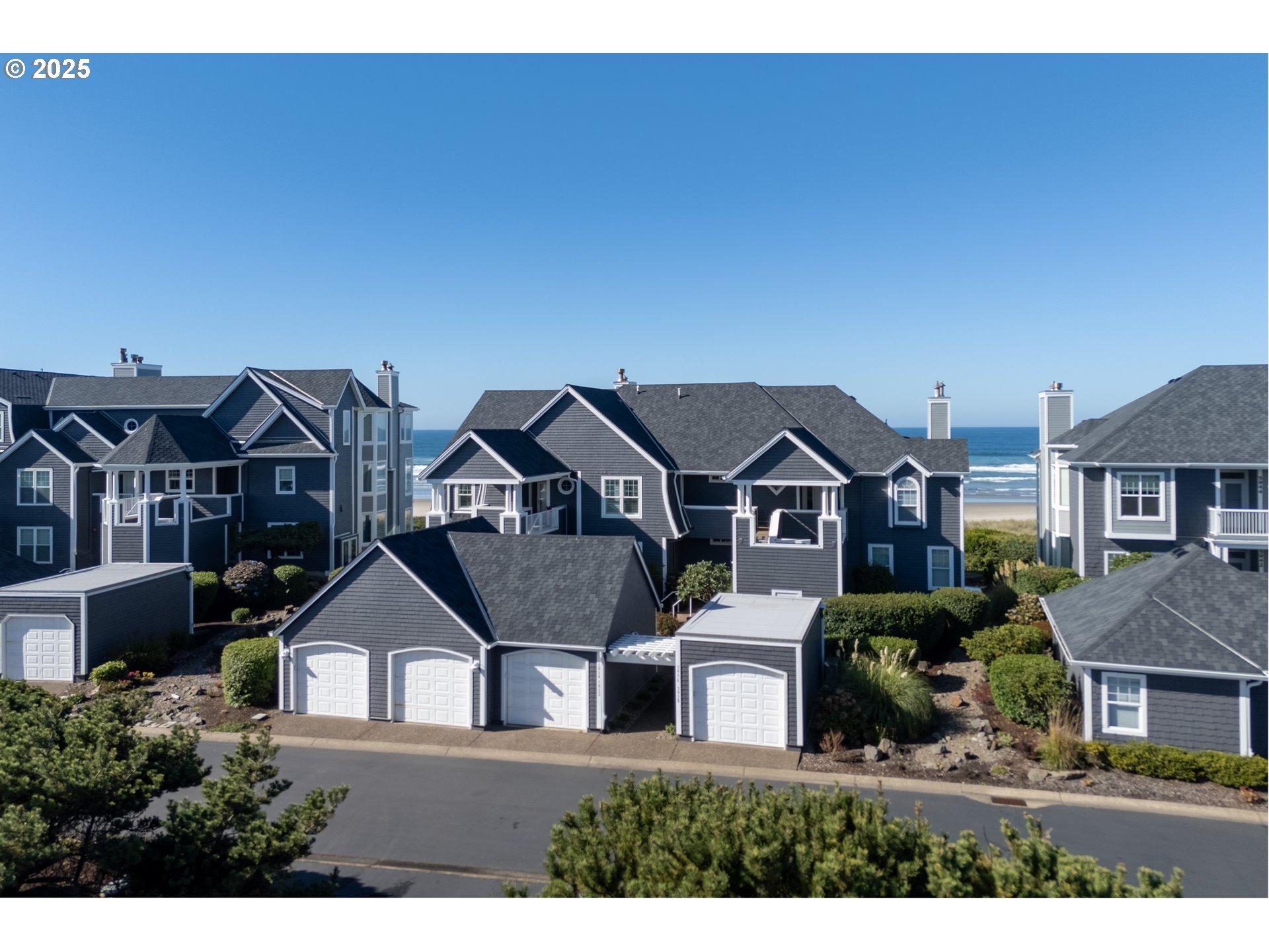 Cupola Dr, South Beach, OR 97366
